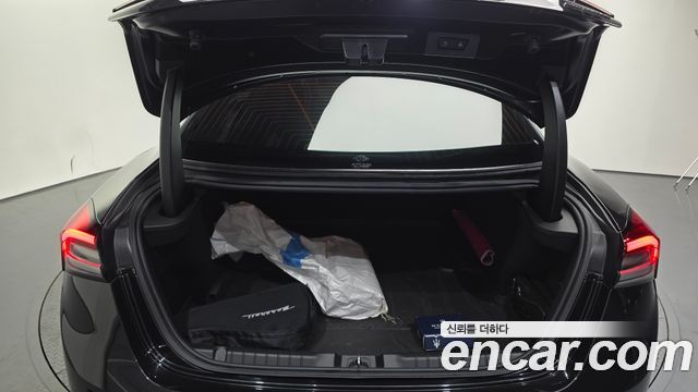 Maserati Ghibli 2021 — photo 20