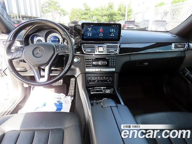 Mercedes-Benz E-Class 2015 — photo 7