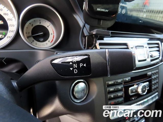 Mercedes-Benz E-Class 2015 — photo 10