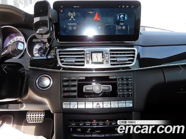 Mercedes-Benz E-Class 2015 — photo 12