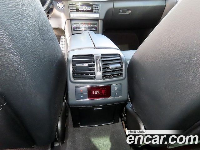 Mercedes-Benz E-Class 2015 — photo 16