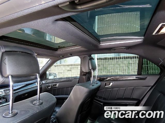 Mercedes-Benz E-Class 2015 — photo 17