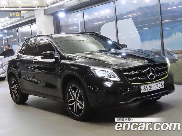 Mercedes-Benz GLA-Class 2018 — photo 1