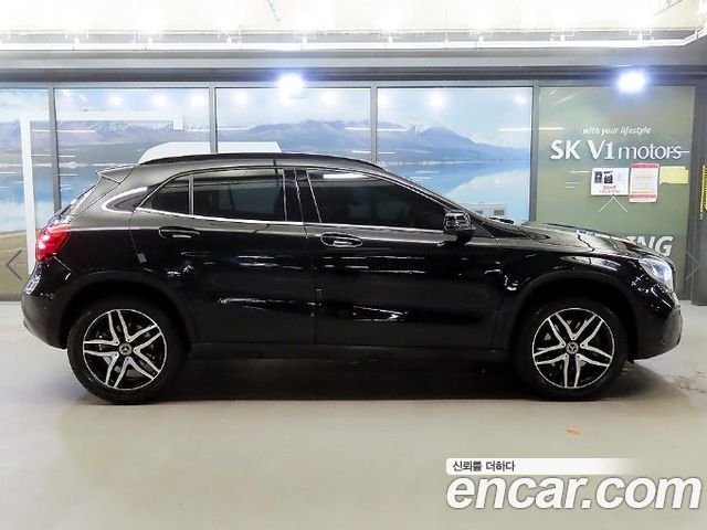 Mercedes-Benz GLA-Class 2018 — photo 3