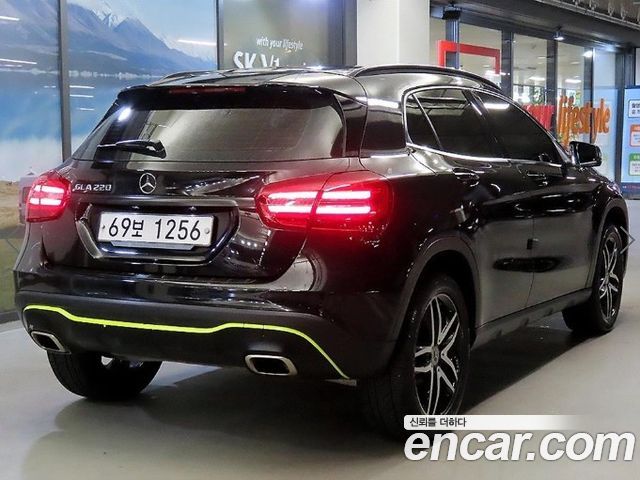 Mercedes-Benz GLA-Class 2018 — photo 4