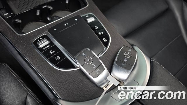 Mercedes-Benz GLC-Class 2021 — photo 21