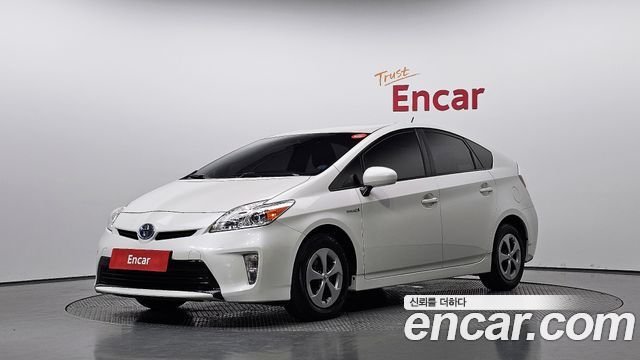 Toyota Prius 2015 — photo 1