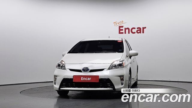 Toyota Prius 2015 — photo 3
