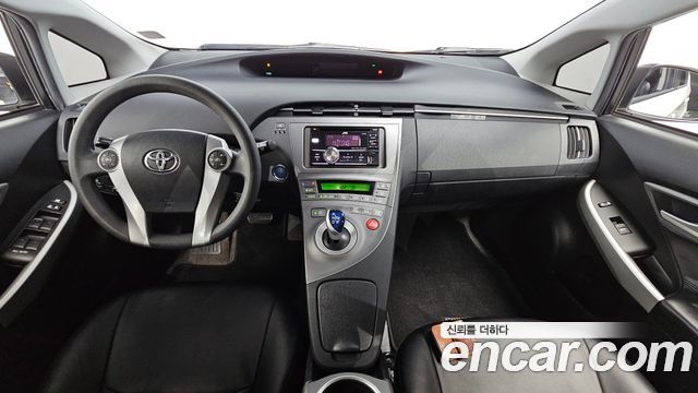 Toyota Prius 2015 — photo 10