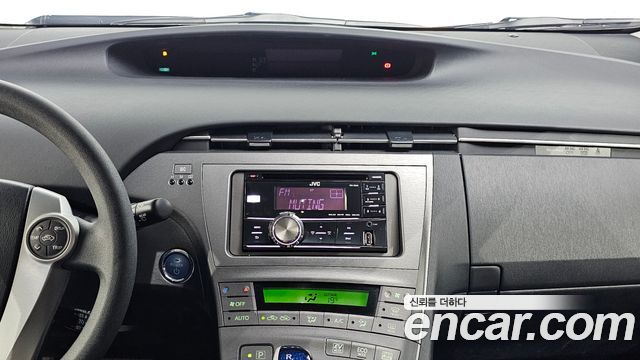 Toyota Prius 2015 — photo 20