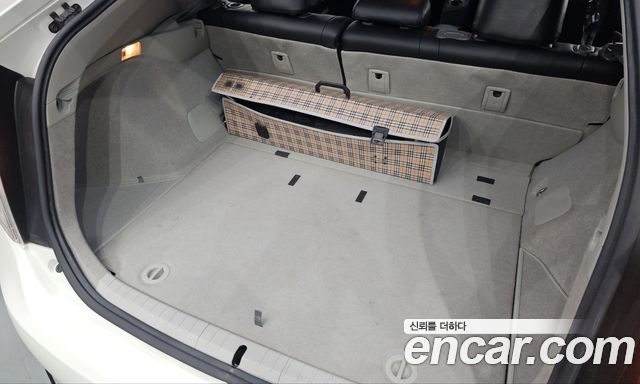 Toyota Prius 2015 — photo 26