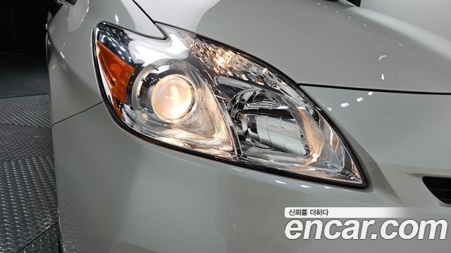 Toyota Prius 2015 — photo 8