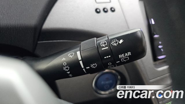 Toyota Prius 2015 — photo 30