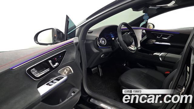 Mercedes-Benz EQE 2023 — photo 13