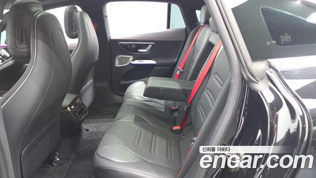 Mercedes-Benz EQE 2023 — photo 18