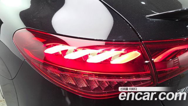 Mercedes-Benz EQE 2023 — photo 9