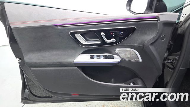 Mercedes-Benz EQE 2023 — photo 14