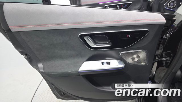 Mercedes-Benz EQE 2023 — photo 15