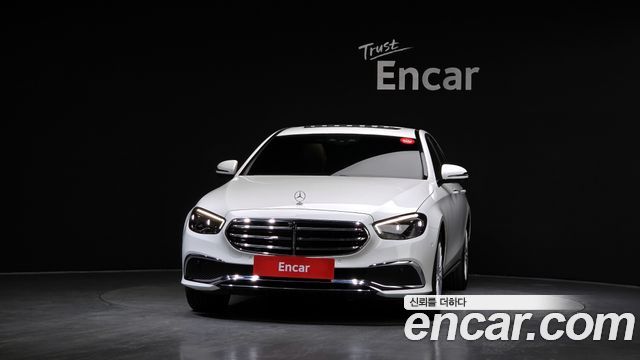 Mercedes-Benz E-Class 2022 — photo 3