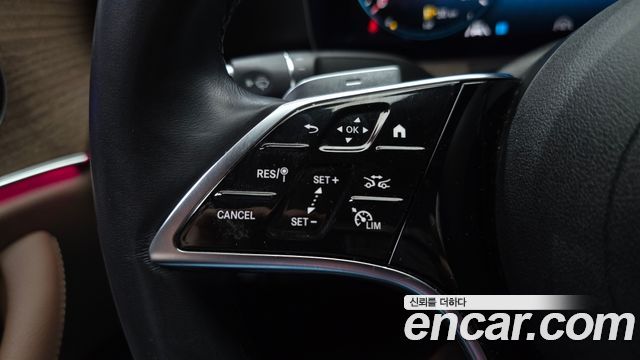 Mercedes-Benz E-Class 2022 — photo 28