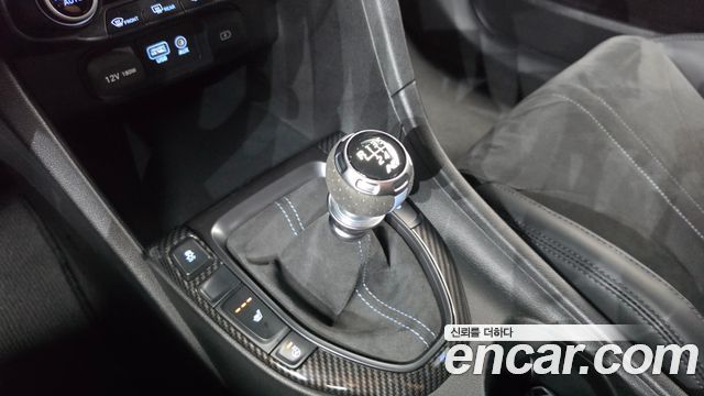 Hyundai Veloster 2019 — photo 12