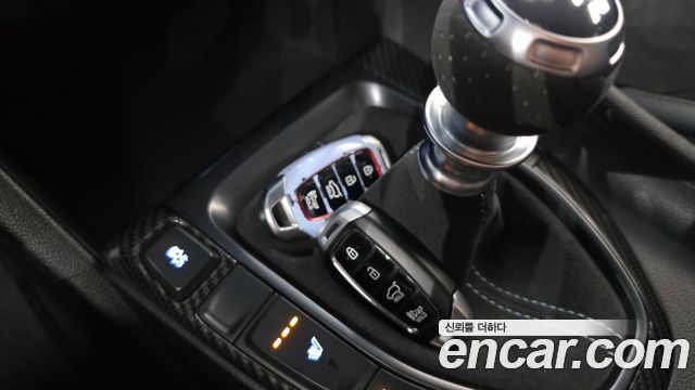 Hyundai Veloster 2019 — photo 21