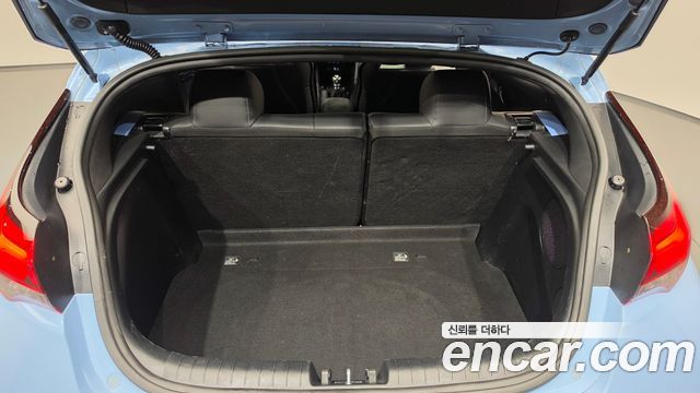 Hyundai Veloster 2019 — photo 22
