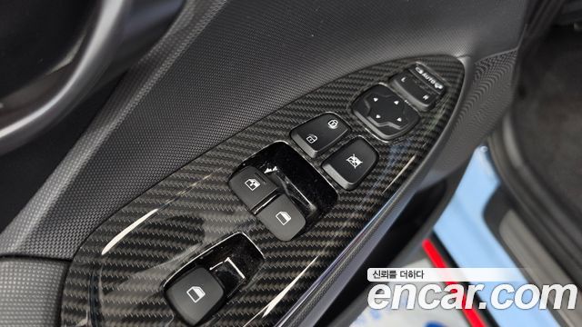 Hyundai Veloster 2019 — photo 25