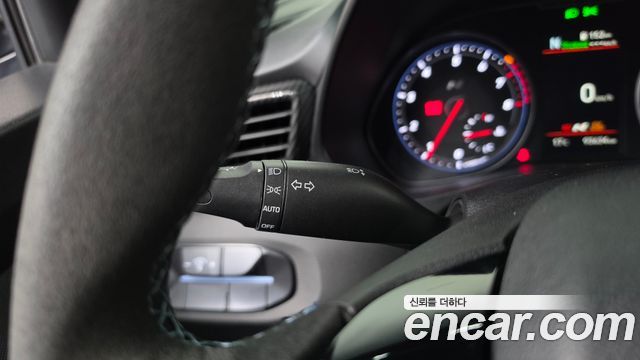 Hyundai Veloster 2019 — photo 26