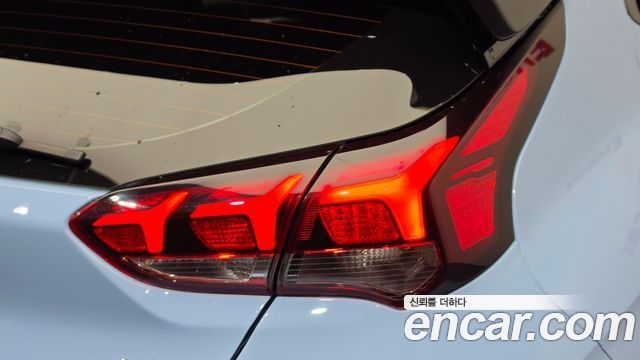Hyundai Veloster 2019 — photo 9