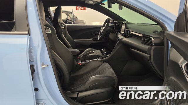 Hyundai Veloster 2019 — photo 16