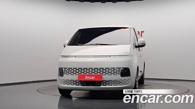 Hyundai Staria 2025 — photo 3