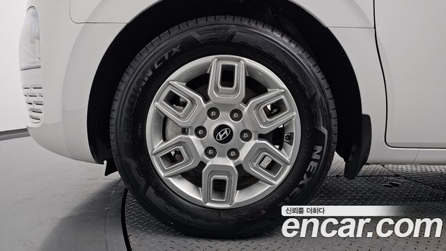 Hyundai Staria 2025 — photo 5