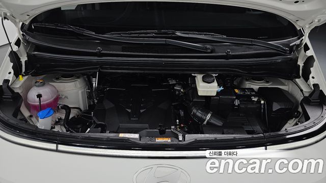 Hyundai Staria 2025 — photo 6