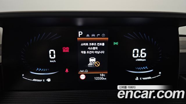 Hyundai Staria 2025 — photo 11