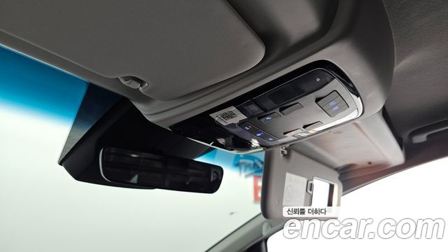 Hyundai Staria 2025 — photo 23