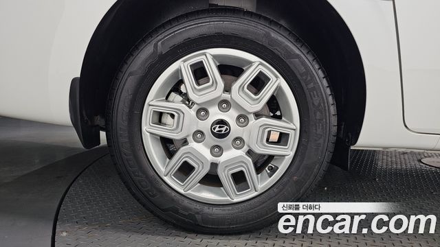 Hyundai Staria 2025 — photo 7