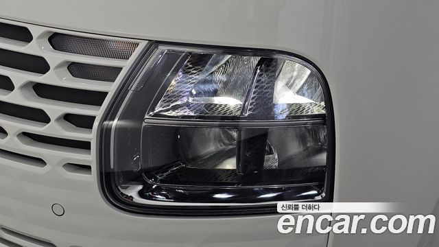 Hyundai Staria 2025 — photo 8