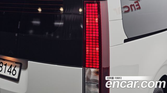 Hyundai Staria 2025 — photo 9