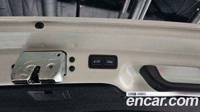 Hyundai Staria 2025 — photo 27