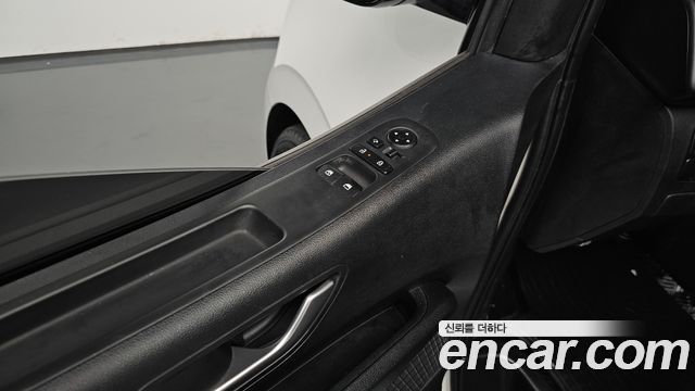 Hyundai Staria 2025 — photo 34