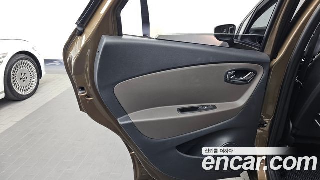 Renault Korea QM3 2016 — photo 15