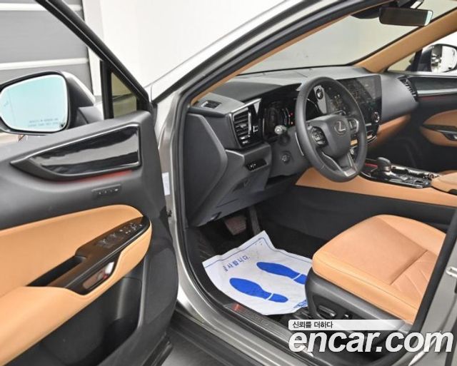 Lexus NX 2025 — photo 9