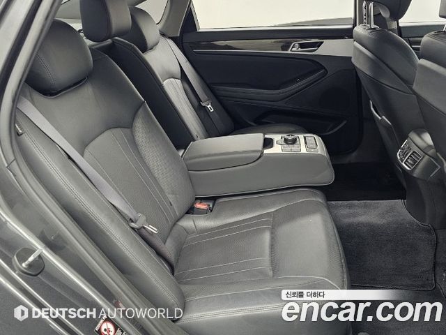 Genesis G80 2017 — photo 12