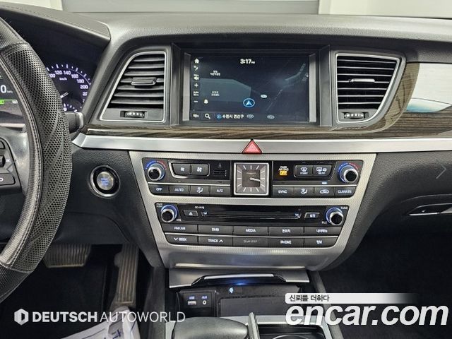Genesis G80 2017 — photo 14