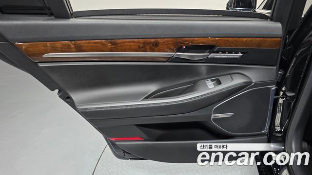 Genesis EQ900 2017 — photo 15