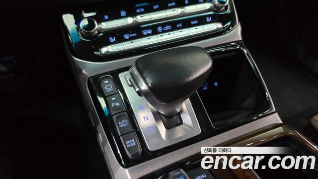 Genesis EQ900 2017 — photo 28