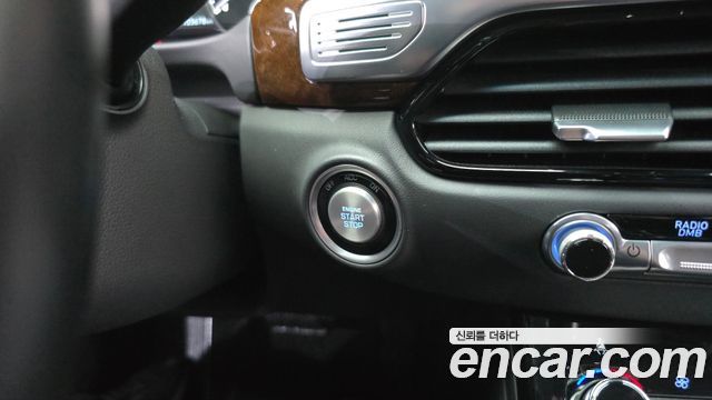 Genesis EQ900 2017 — photo 33