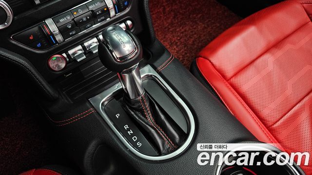 Ford Mustang 2020 — photo 9