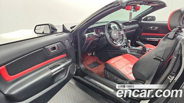 Ford Mustang 2020 — photo 10